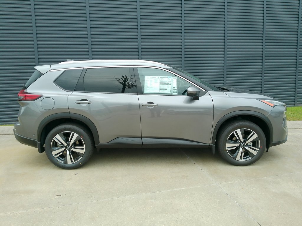 2025 Nissan Rogue SL photo 2