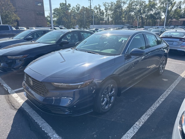 2025 Honda Accord Hybrid EX-L photo 3