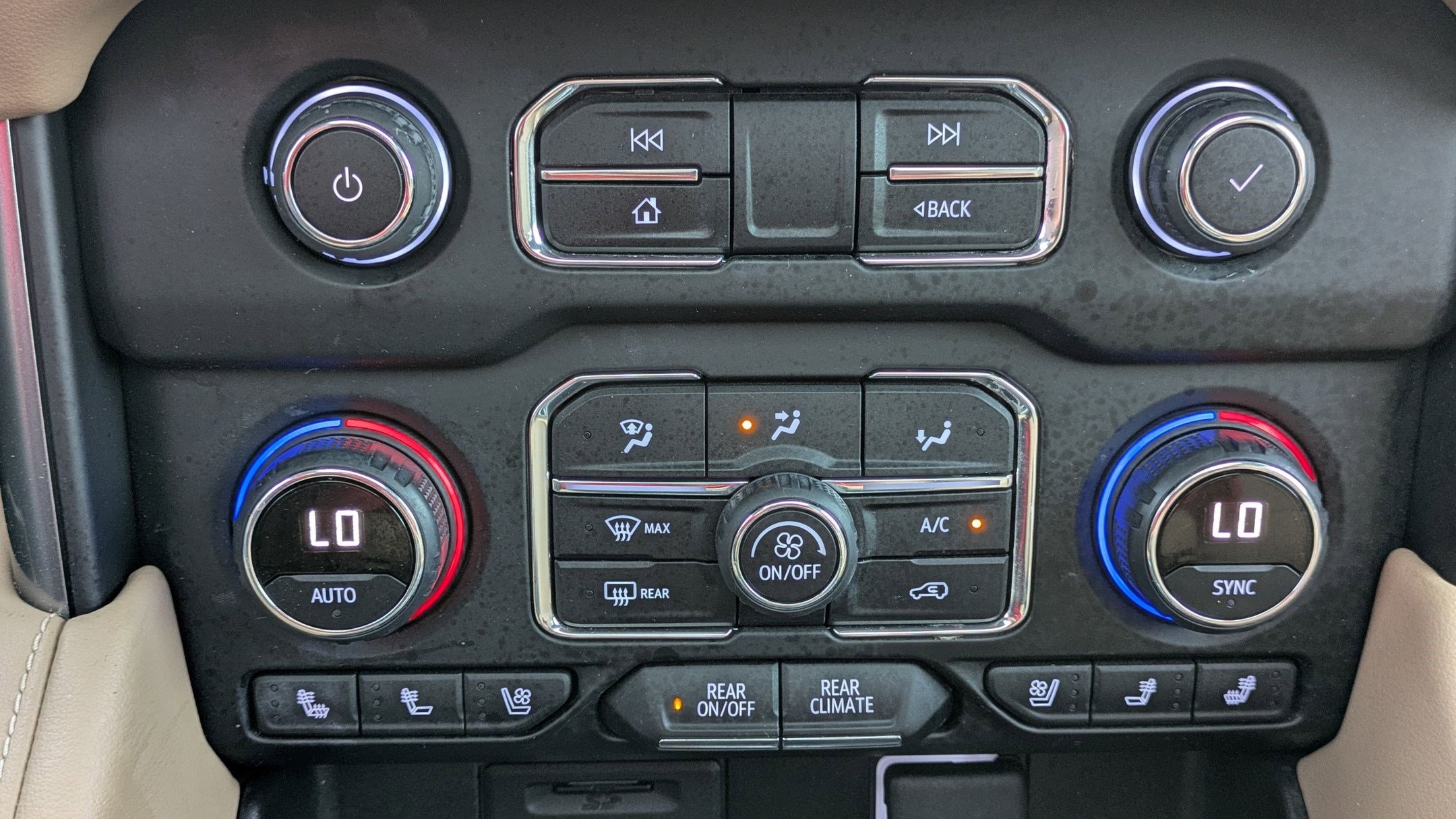 2021 Chevrolet Tahoe Premier photo 24