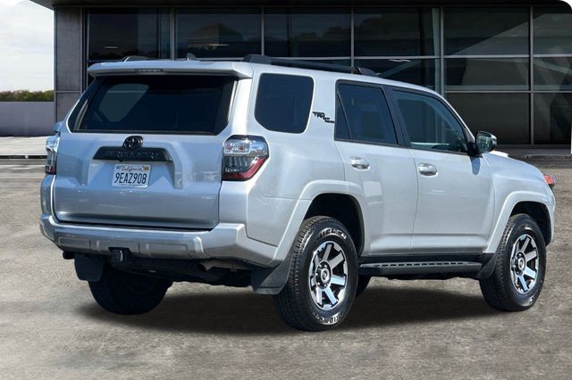 2023 Toyota 4Runner TRD Off-Road Premium photo 4
