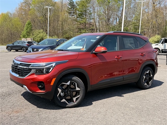 2025 Kia Seltos S photo 2