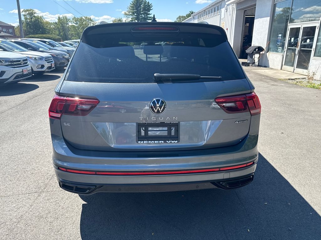 2024 Volkswagen Tiguan SE R-Line Black photo 5