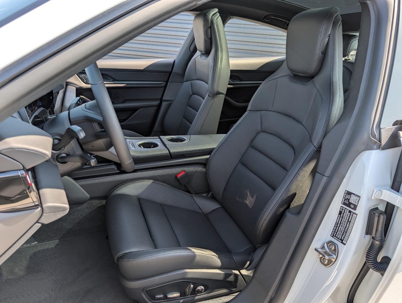 2026 Porsche Taycan 4 photo 5
