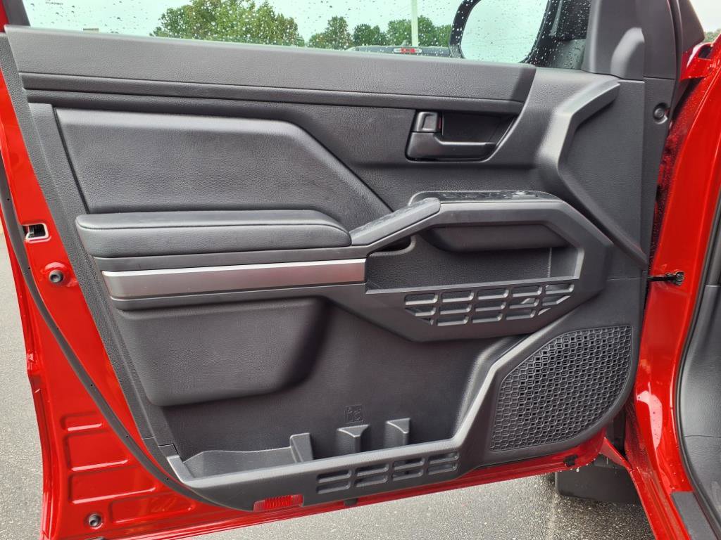 2025 Toyota Tacoma SR5 photo 4