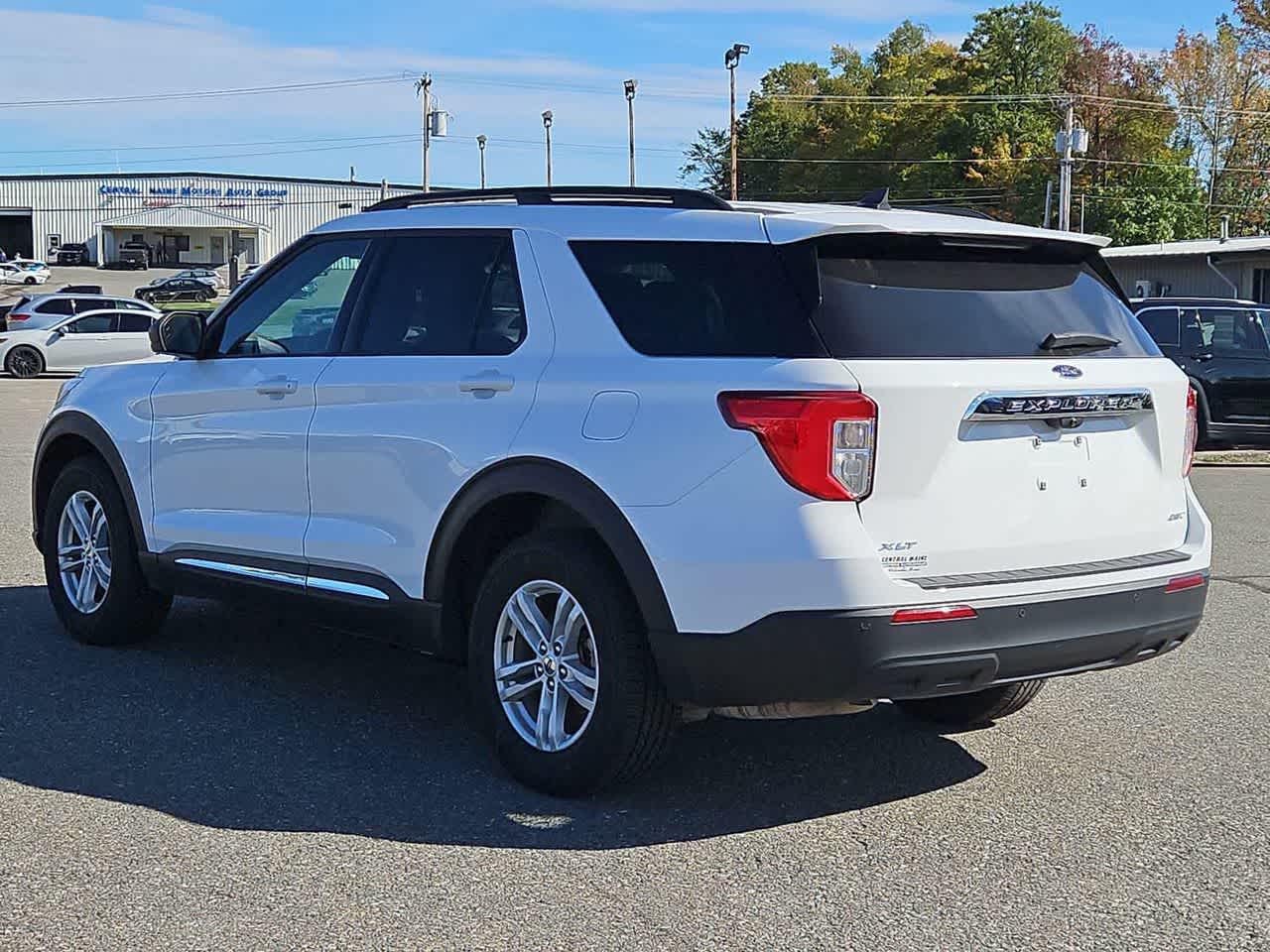 2023 Ford Explorer XLT photo 3