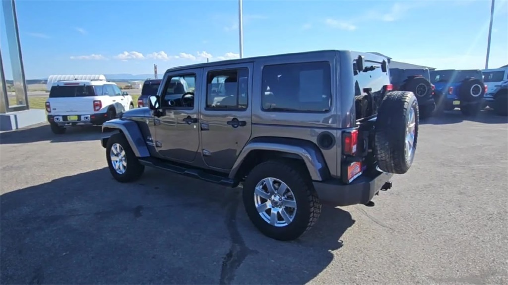2016 Jeep Wrangler Unlimited Sahara photo 6