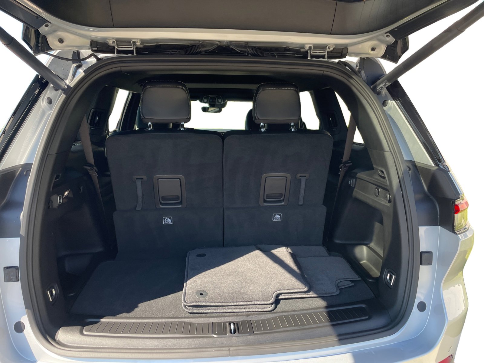 2025 Jeep Grand Cherokee Laredo Altitude photo 4