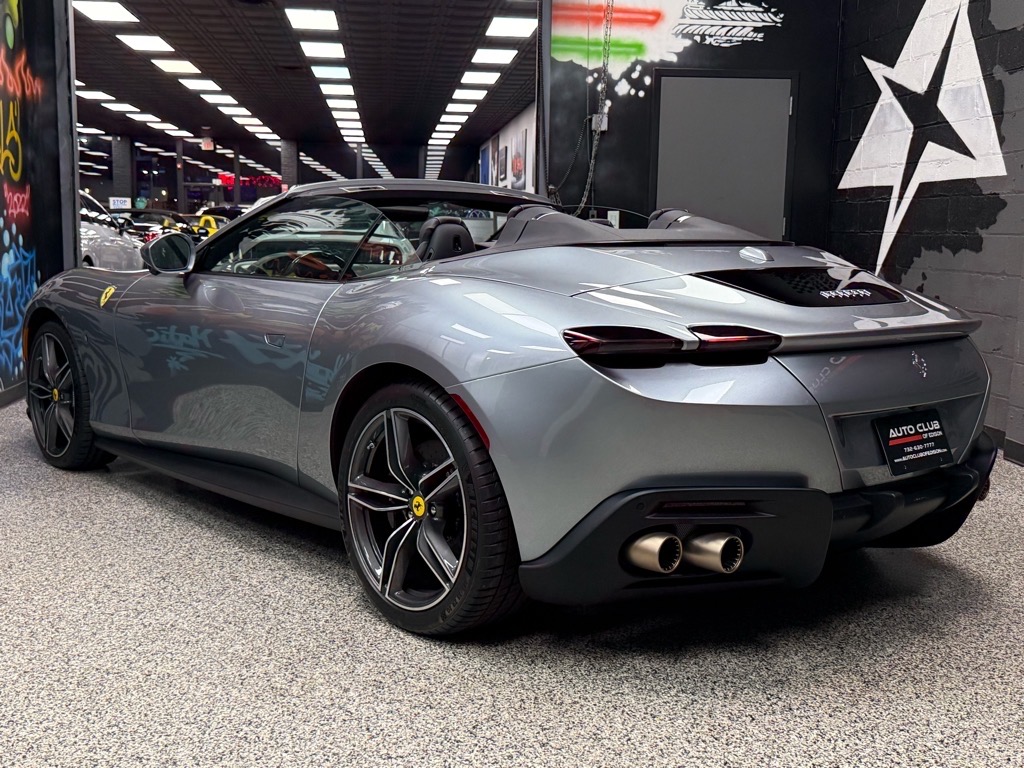 2025 Ferrari Roma Spider Base photo 4