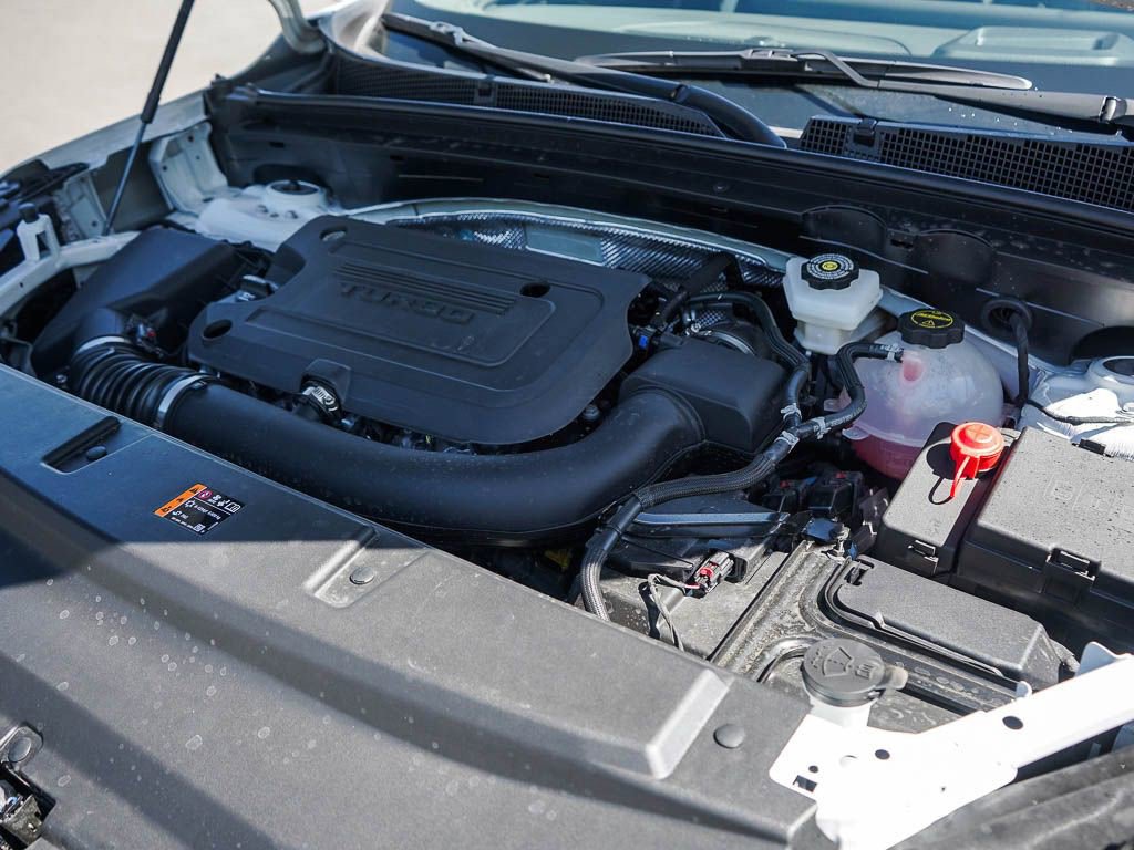 2025 Buick Envision Sport Touring photo 3