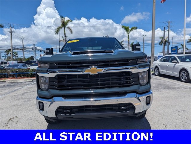 2025 Chevrolet Silverado 2500HD LT photo 3