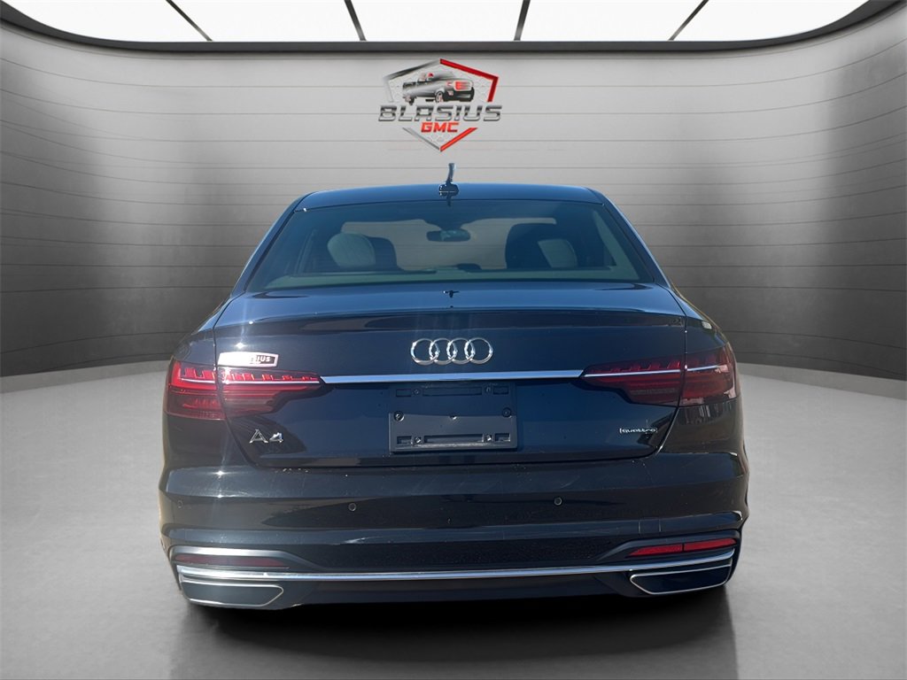2023 Audi A4 Premium Plus 45 TFSI S line Quattro photo 4