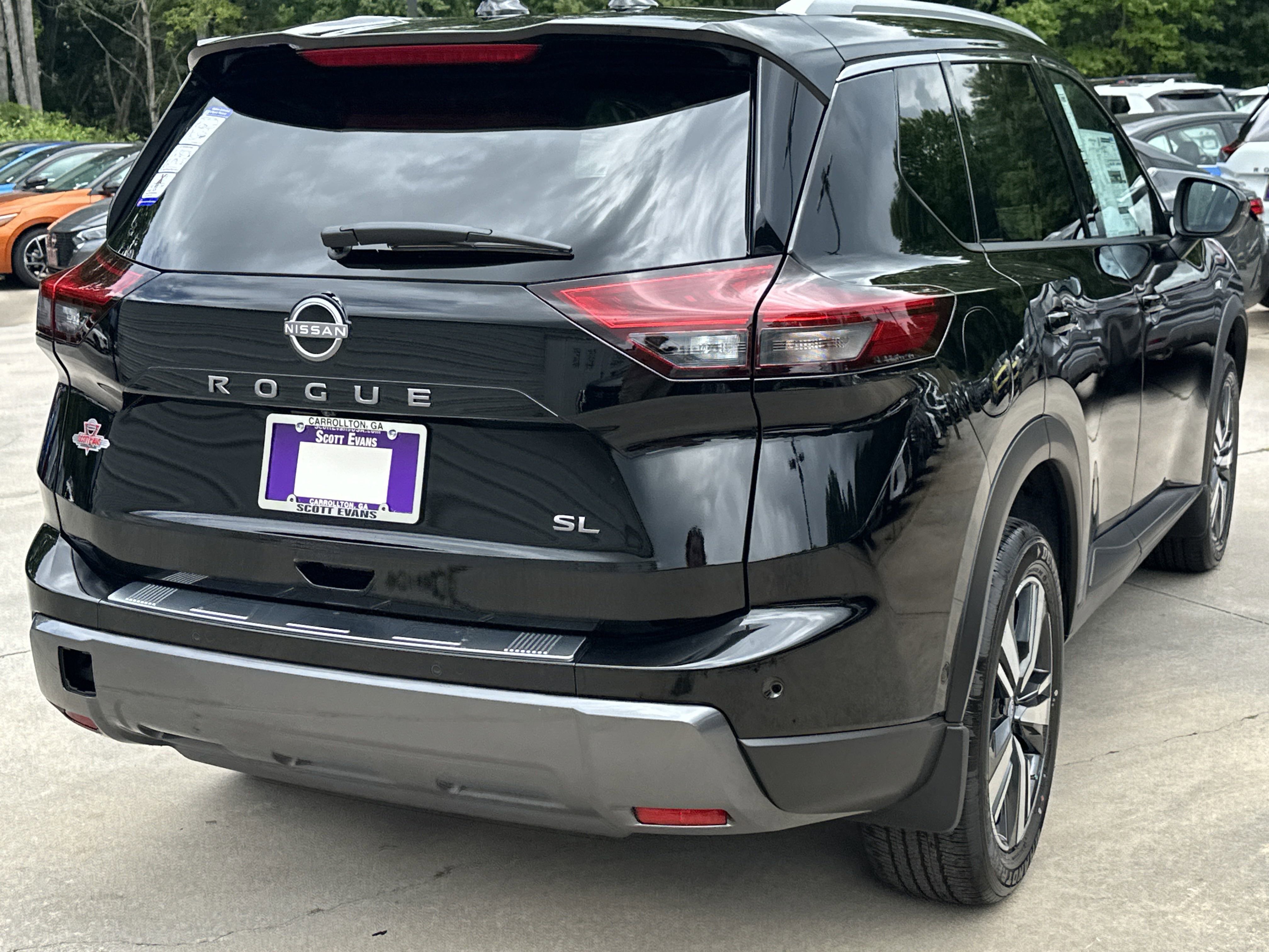 2025 Nissan Rogue SL photo 5