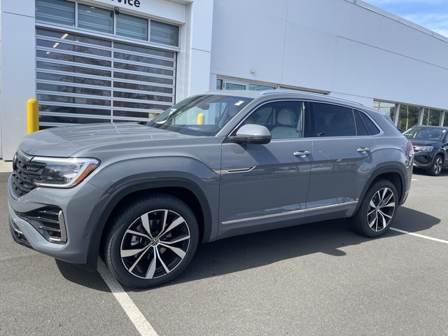 2026 Volkswagen Atlas Cross Sport SEL Premium R-Line photo 2