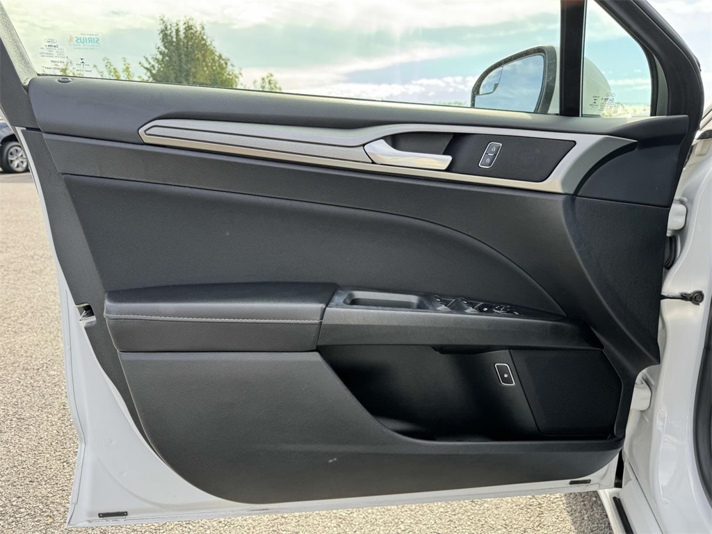 2018 Ford Fusion Hybrid SE photo 25