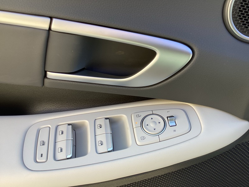 2025 Hyundai Sonata Hybrid SEL photo 24