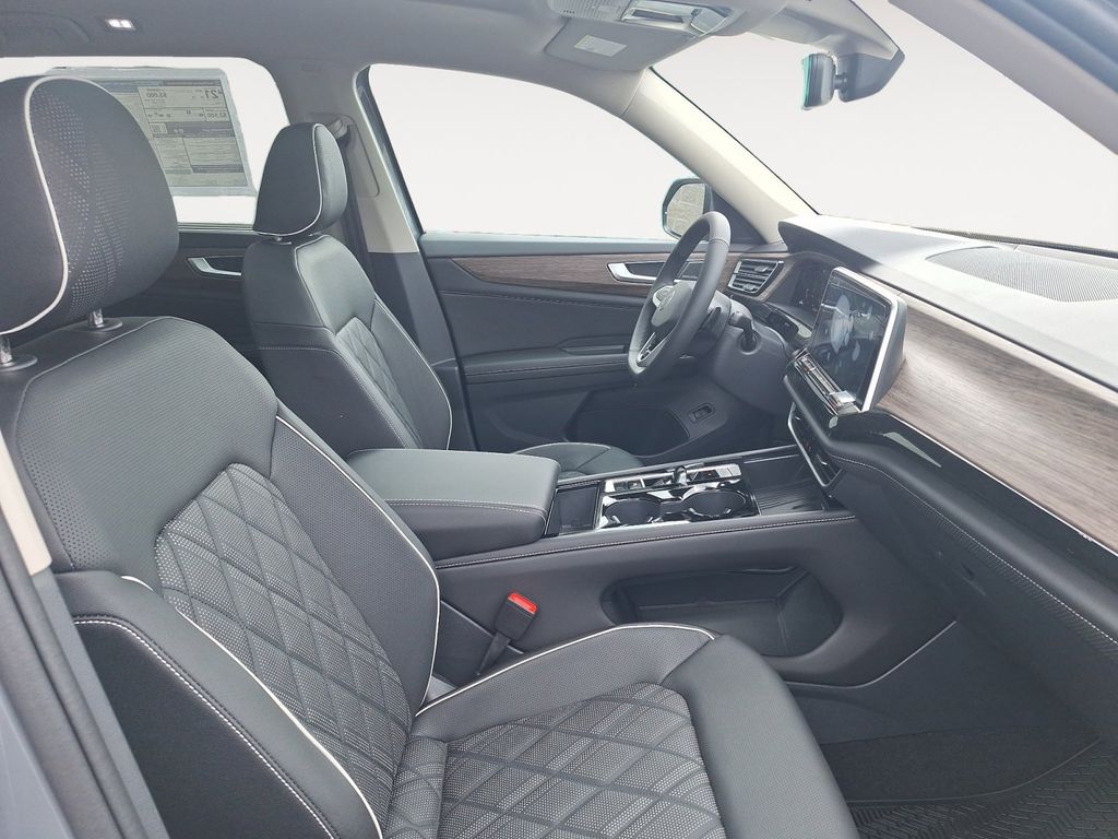 2025 Volkswagen Atlas SEL Premium R-Line photo 14