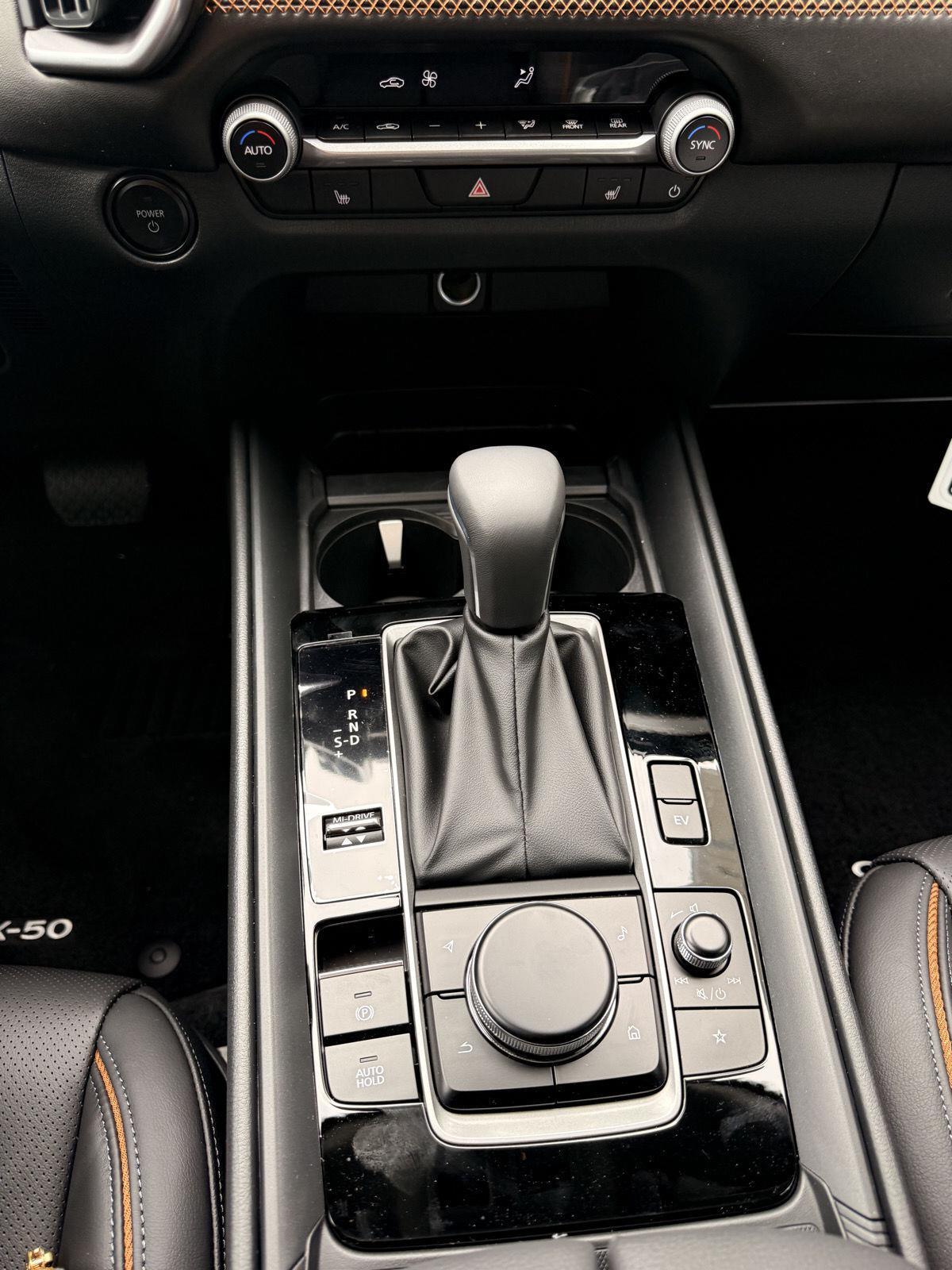 2025 Mazda CX-50 Premium photo 8