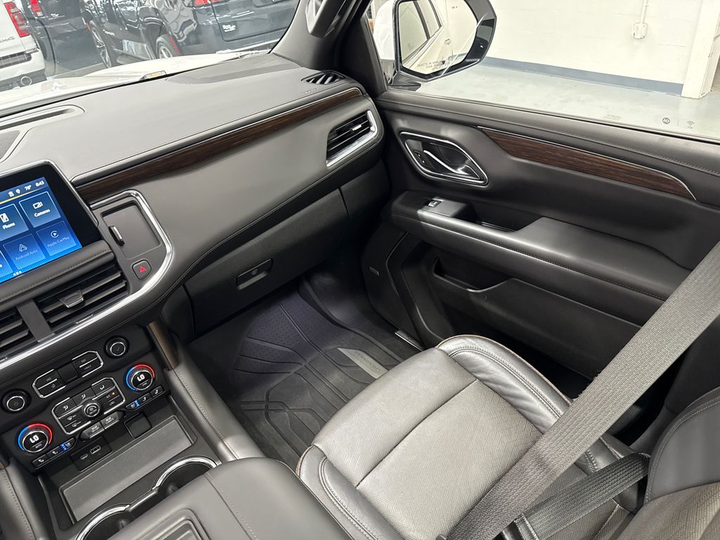 2024 Chevrolet Suburban High Country photo 24