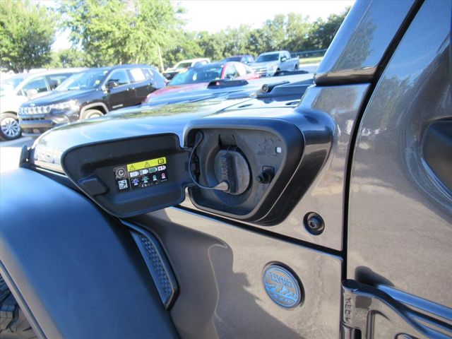 2023 Jeep Wrangler Rubicon 4xe photo 9