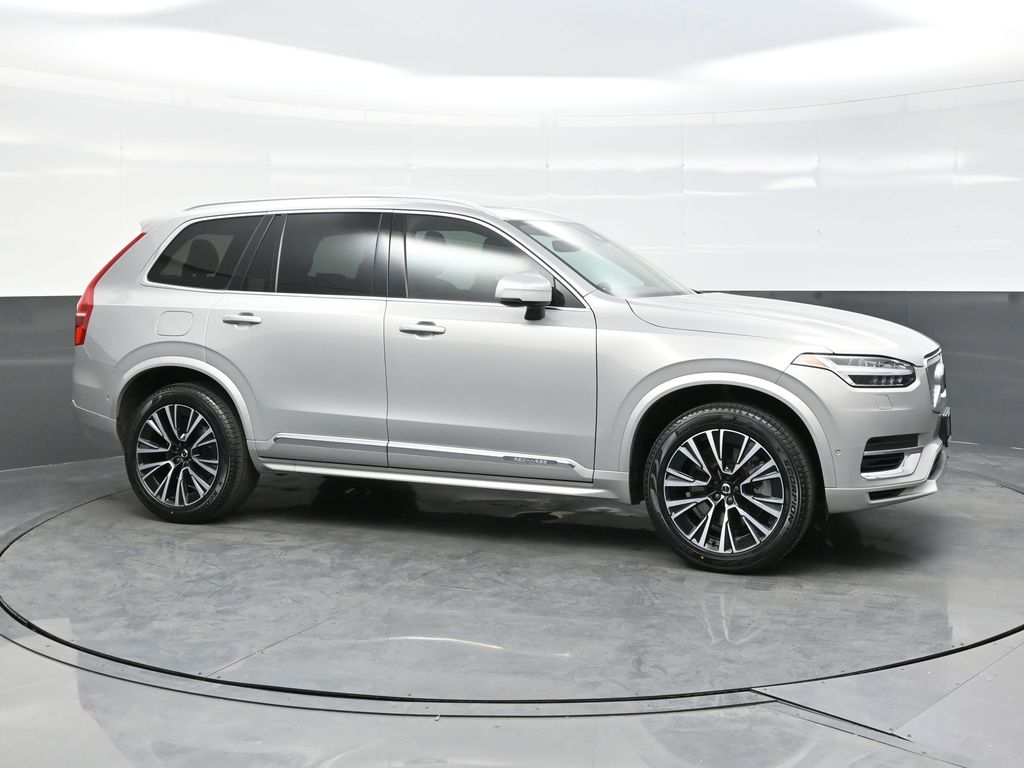 2023 Volvo XC90 T8 Plus photo 7