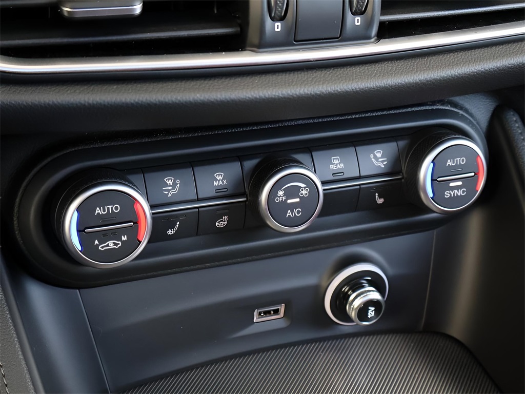 2025 Alfa Romeo Stelvio Sprint Base photo 22
