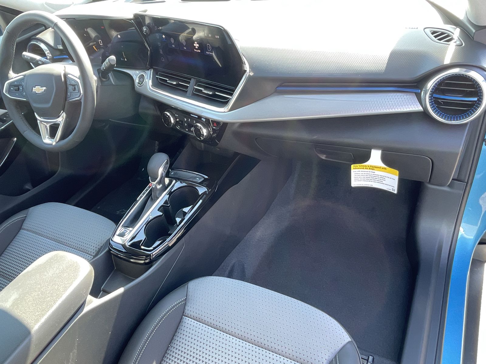 2025 Chevrolet Trax LT photo 27