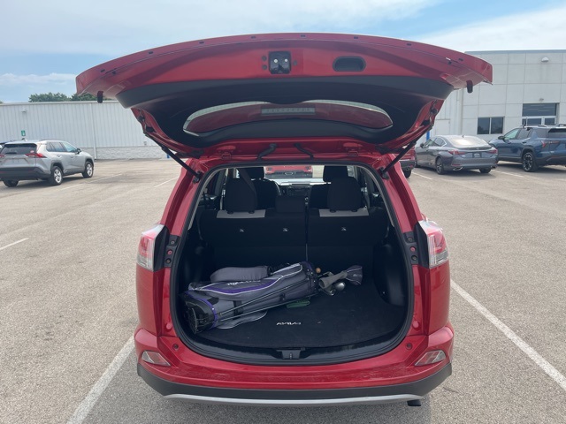 2017 Toyota RAV4 XLE photo 13