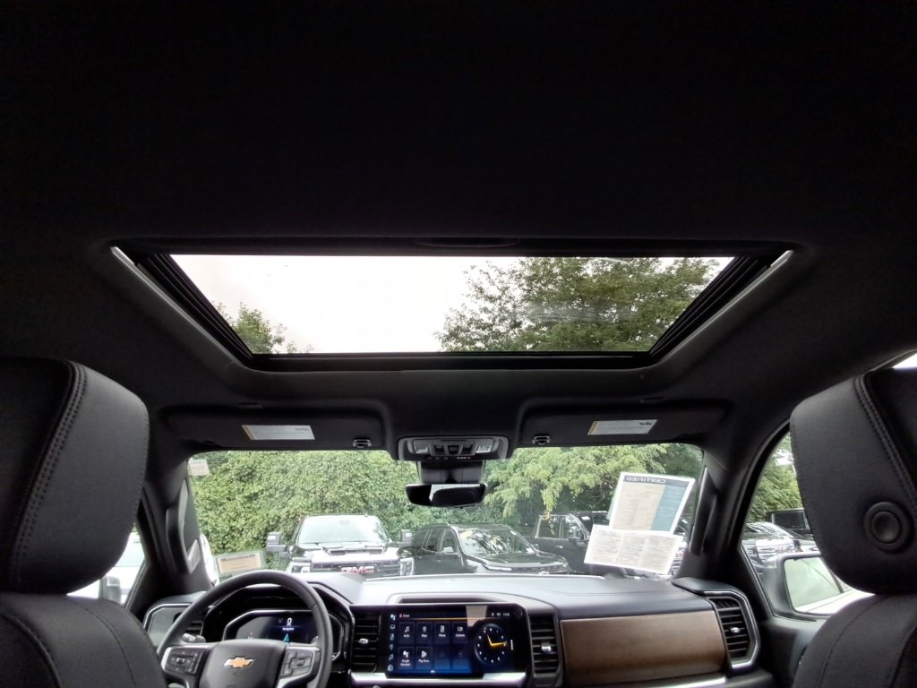 2023 Chevrolet Silverado 1500 High Country photo 22