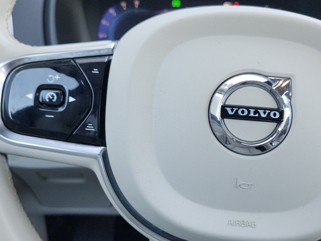 2024 Volvo XC90 Plus photo 18