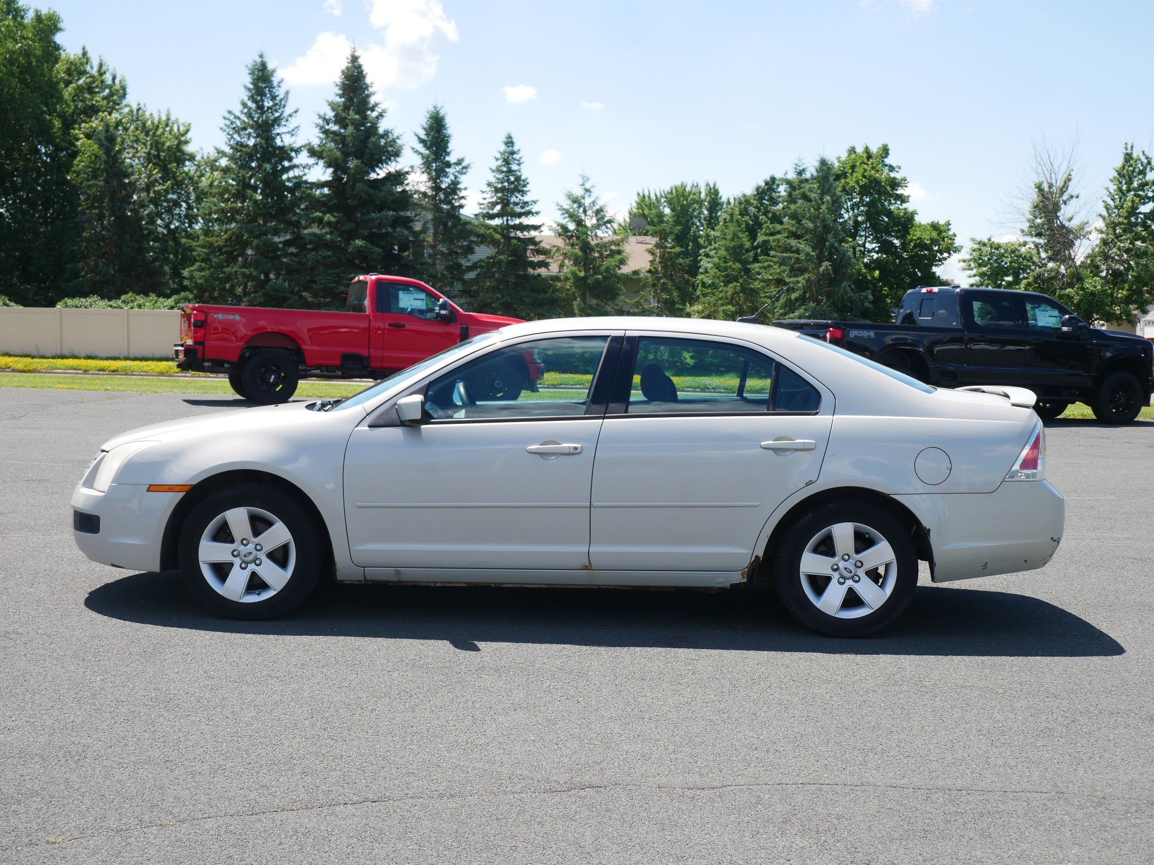 Used 2008 Ford Fusion SE with VIN 3FAHP07Z28R185110 for sale in Hastings, Minnesota