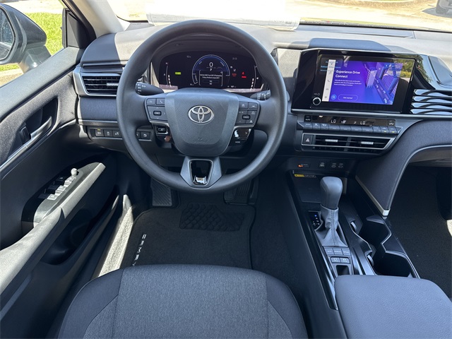 2025 Toyota Camry LE photo 11