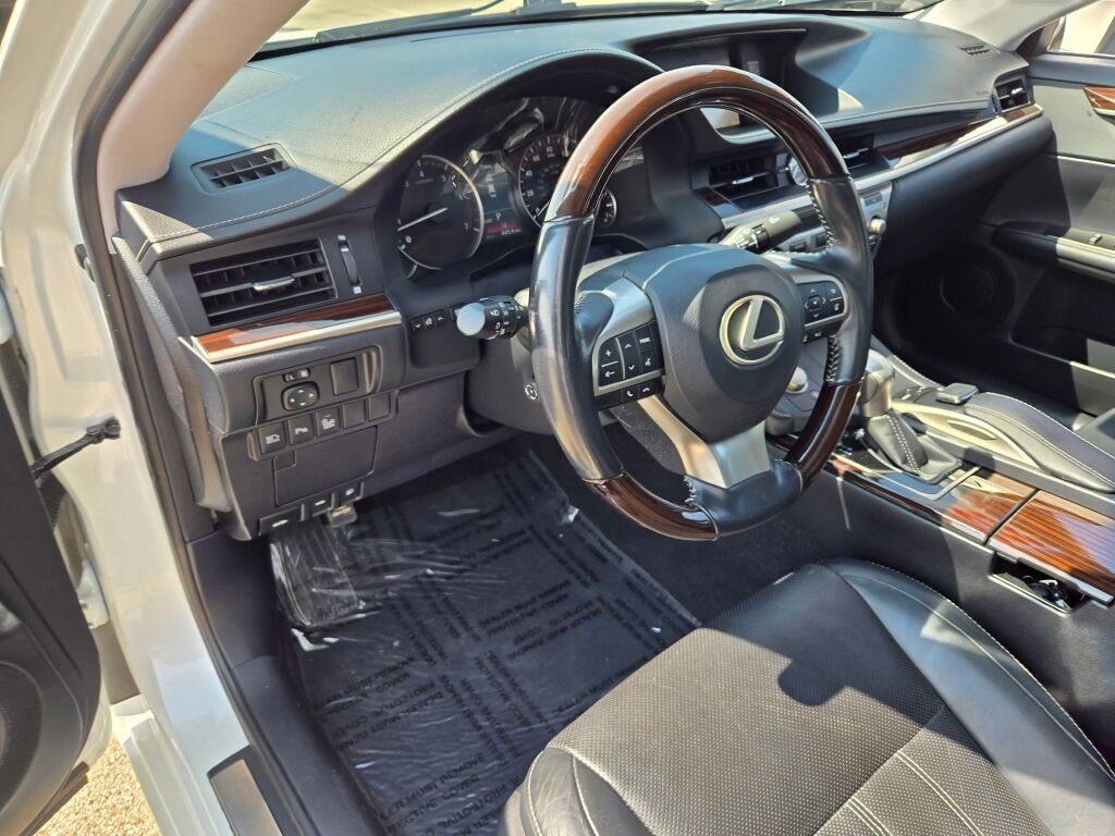 2016 Lexus ES 350 photo 20