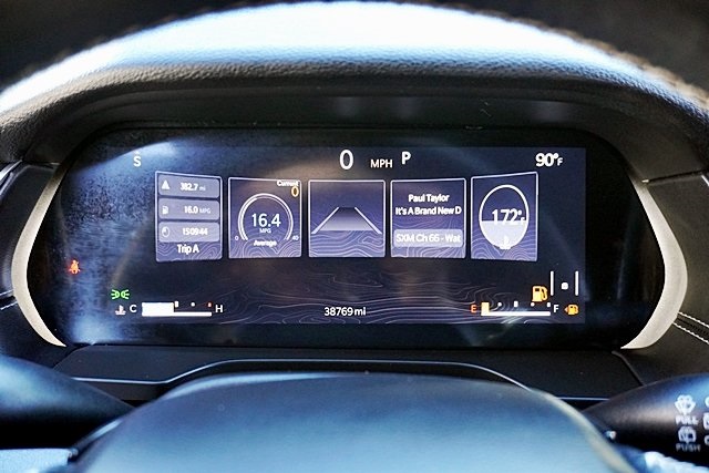 Used 2021 Silver Jeep Altitude image 34