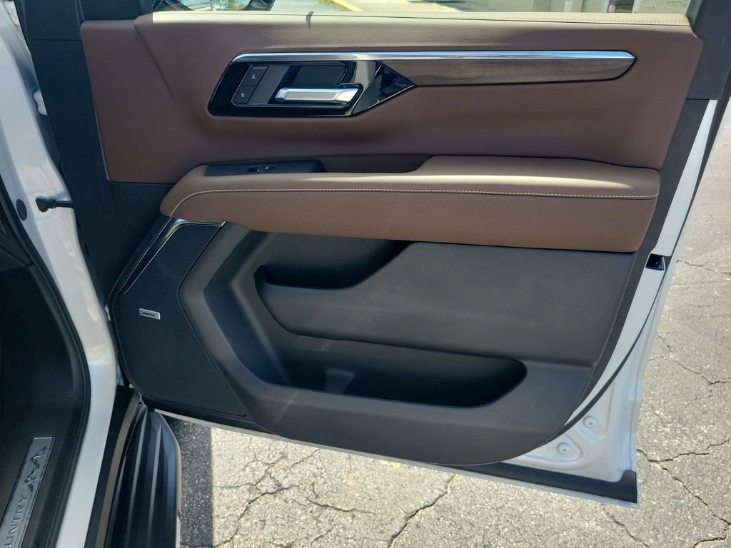 2025 Chevrolet Suburban High Country photo 43