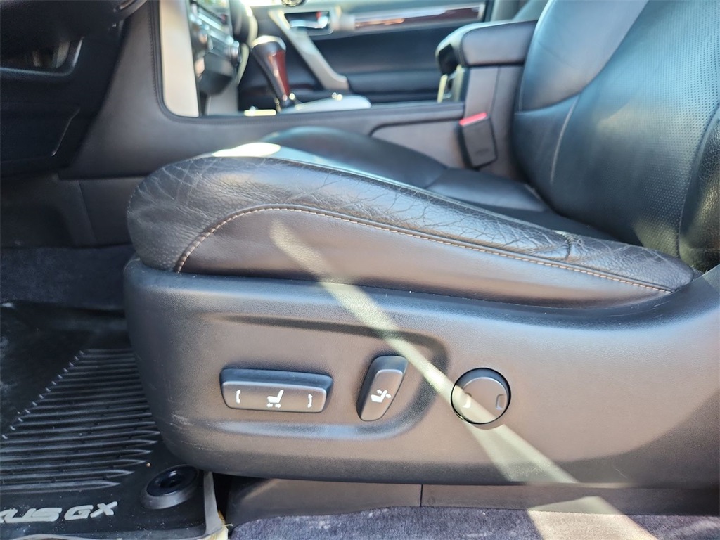 2017 Lexus GX 460 photo 9