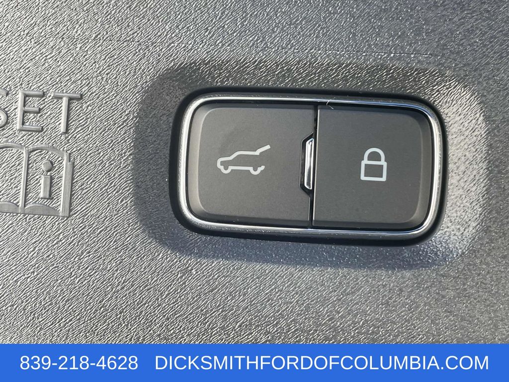 2025 Ford Expedition MAX Platinum photo 4