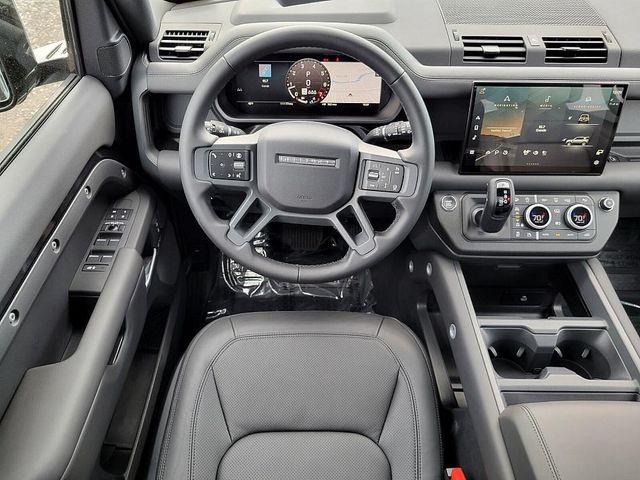 2025 Land Rover Defender 110 X-Dynamic SE photo 11