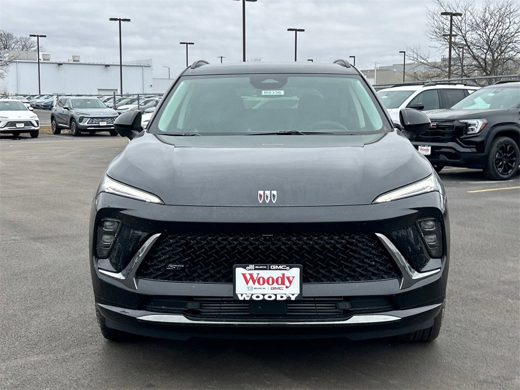 2025 Buick Envision Sport Touring photo 3