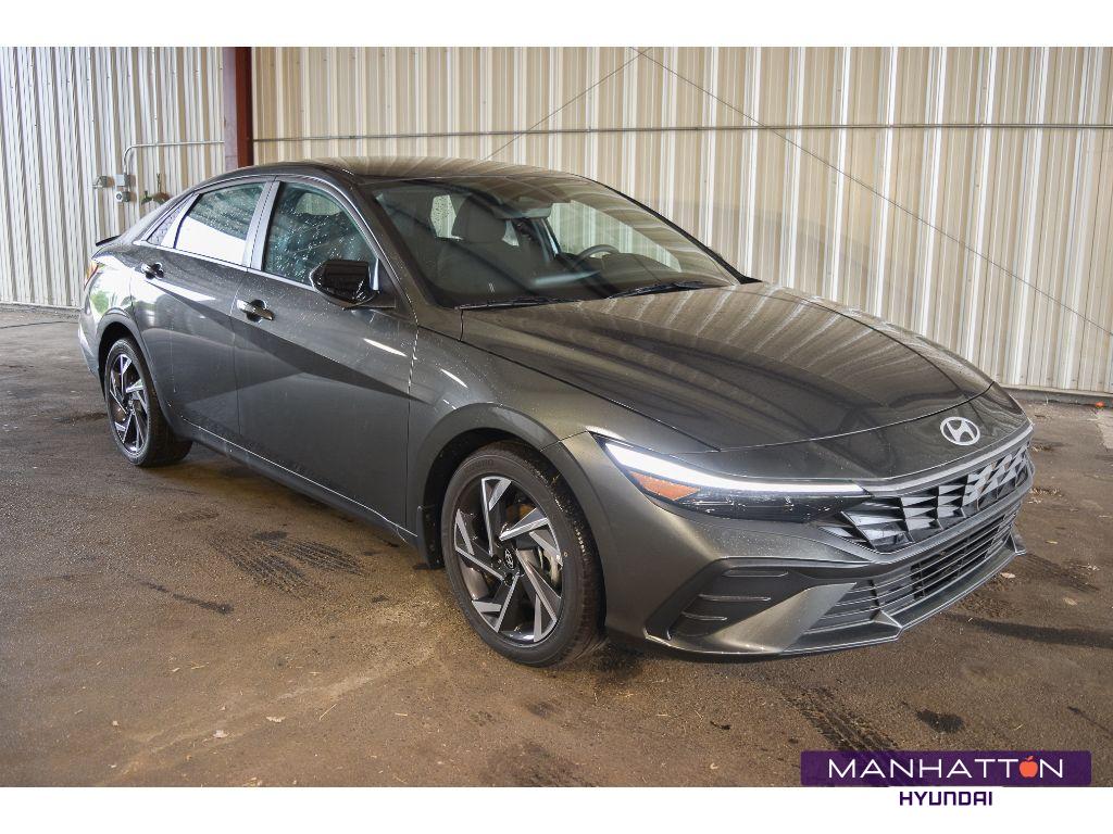 2025 Hyundai Elantra SEL's photo