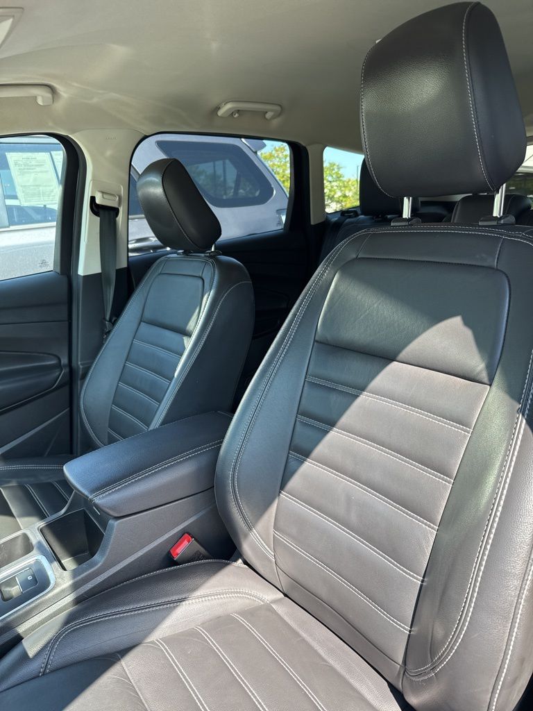 2019 Ford Escape Titanium photo 16