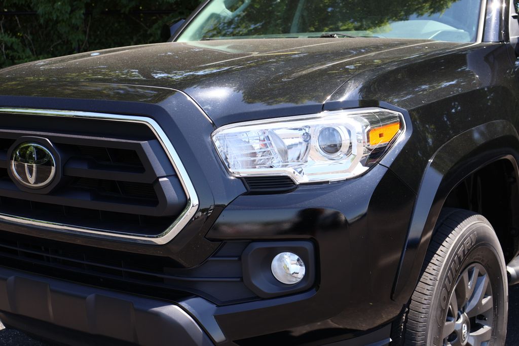 2023 Toyota Tacoma SR5 photo 3