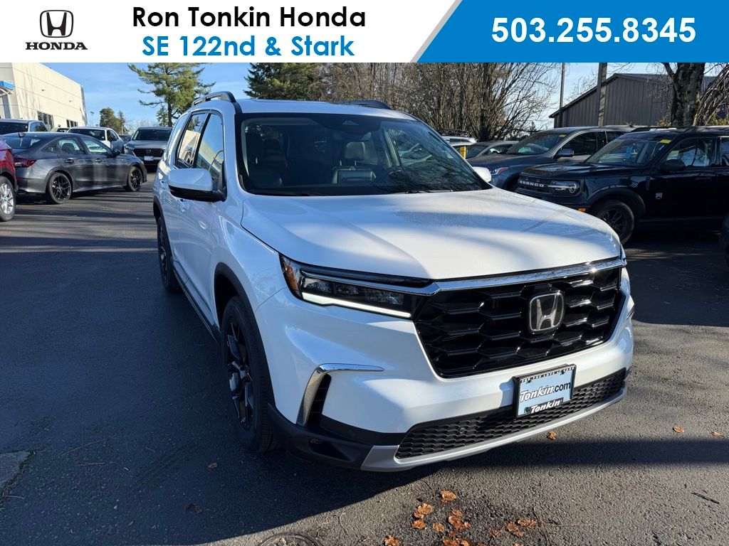 2025 Honda Pilot Touring's photo