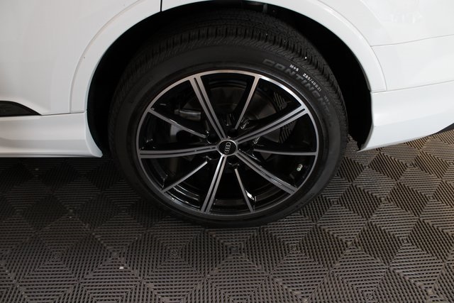 2023 Audi Q7 55 Premium Plus photo 25