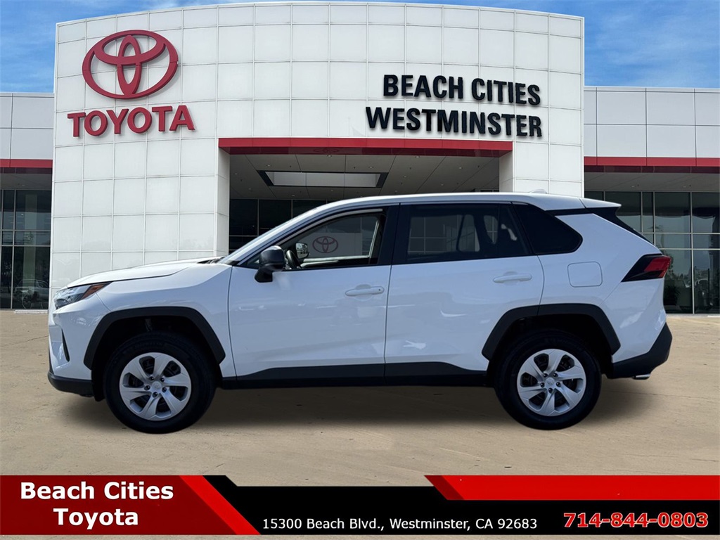 2025 Toyota RAV4 LE photo 6