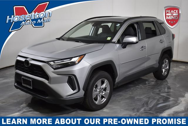 2023 Toyota RAV4 XLE's photo