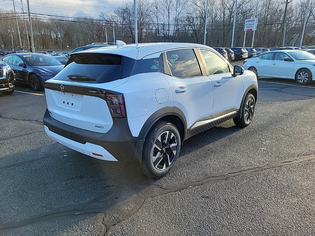 2025 Nissan Kicks SV photo 4