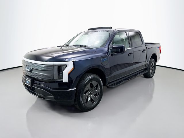 2025 Ford F-150 Lariat photo 2
