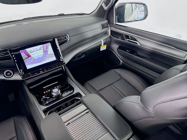 2025 Jeep Wagoneer L Series II Carbide photo 22