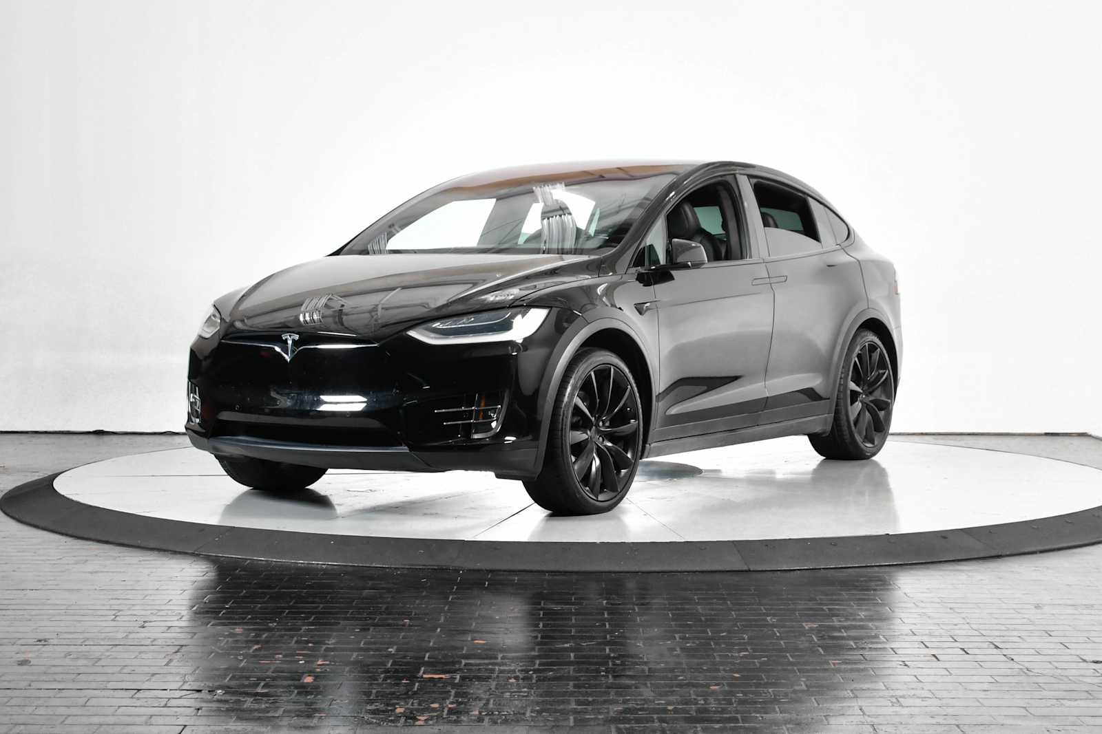 2020 Tesla Model X Long Range Plus's photo