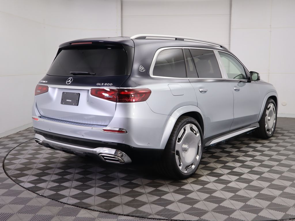 2025 Mercedes Benz GLS Maybach 600 4MATIC photo 4